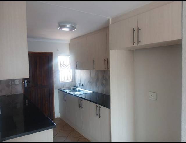 3 BEDROOM HOUSE FOR SALE IN THE ORCHARDS